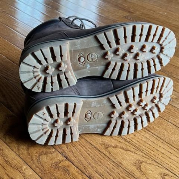 Timberland Chocolate Brown 6" Boots - Picture 4 of 4